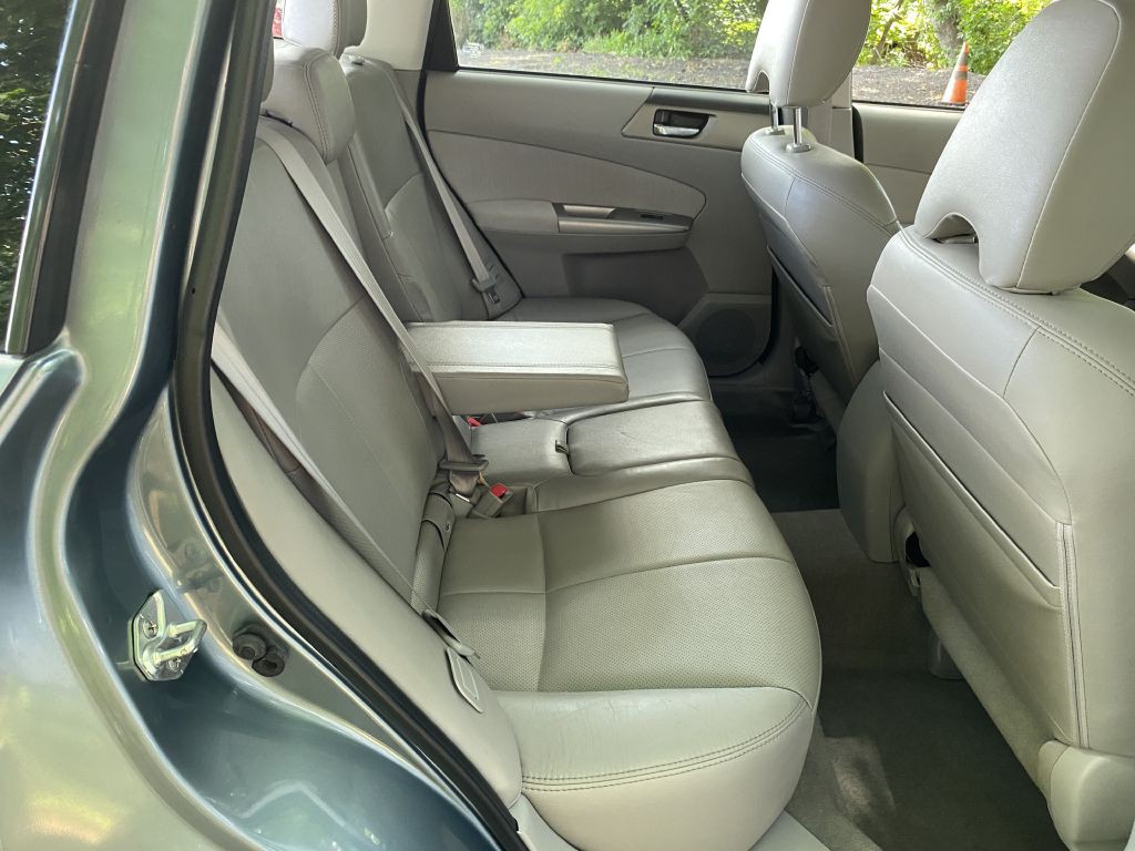 2010 Subaru Forester Image 10