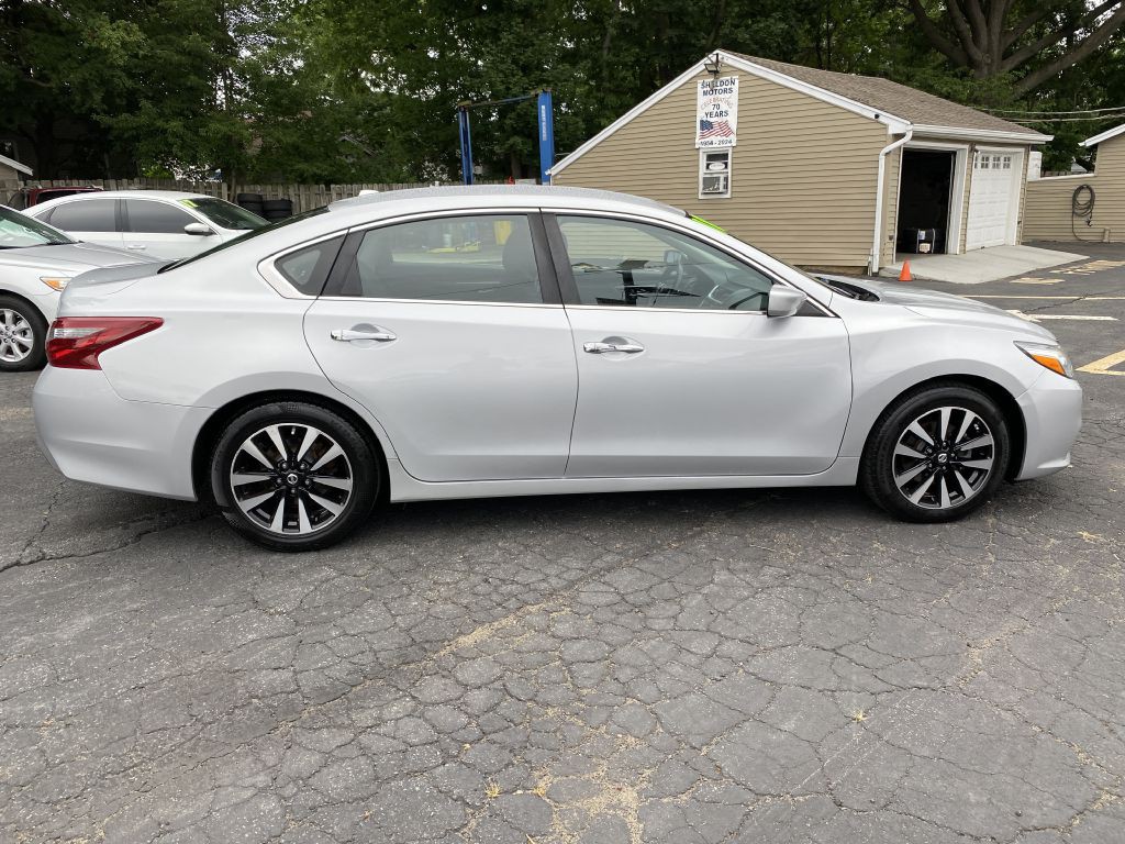 2018 Nissan Altima Image 8