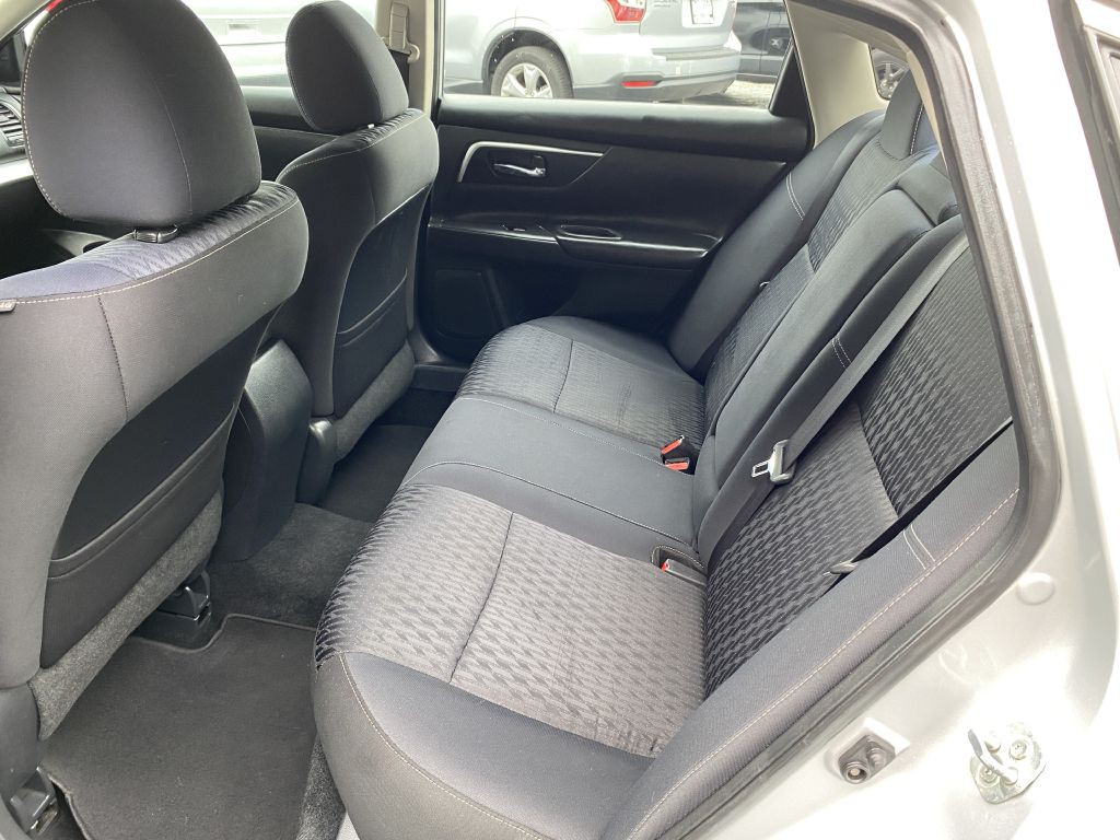 2018 Nissan Altima Image 12