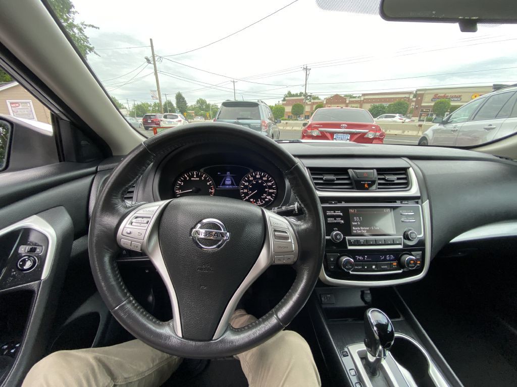 2018 Nissan Altima Image 13