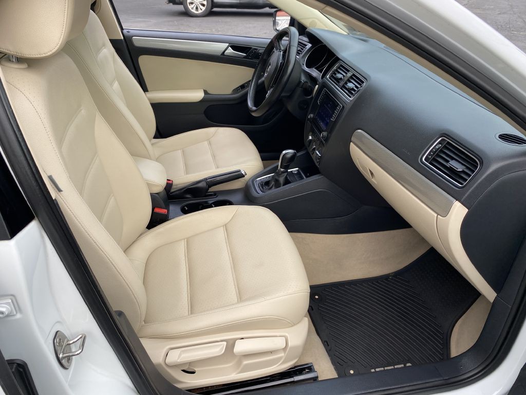 2016 Volkswagen Jetta Image 9