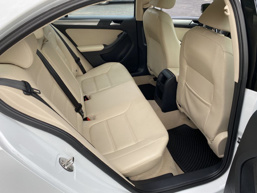 2016 Volkswagen Jetta Image 10