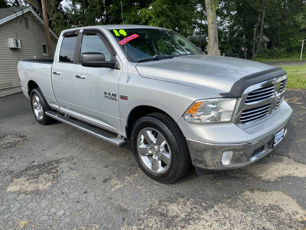 2014 RAM 1500 Image 2