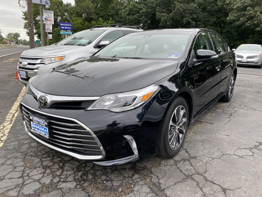 2018 Toyota Avalon Image 1