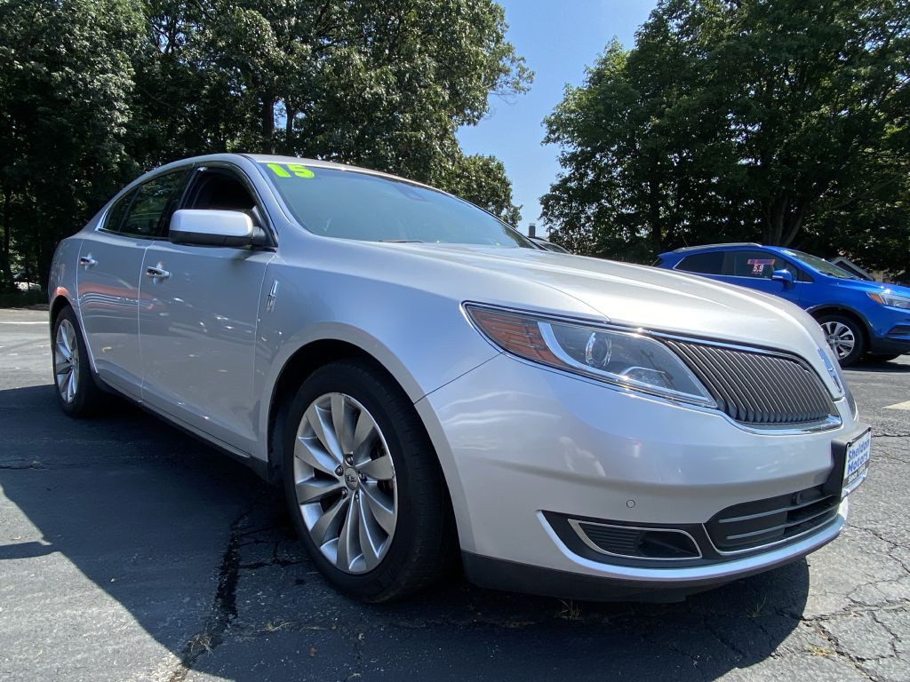 2015 Lincoln MKS Image 2