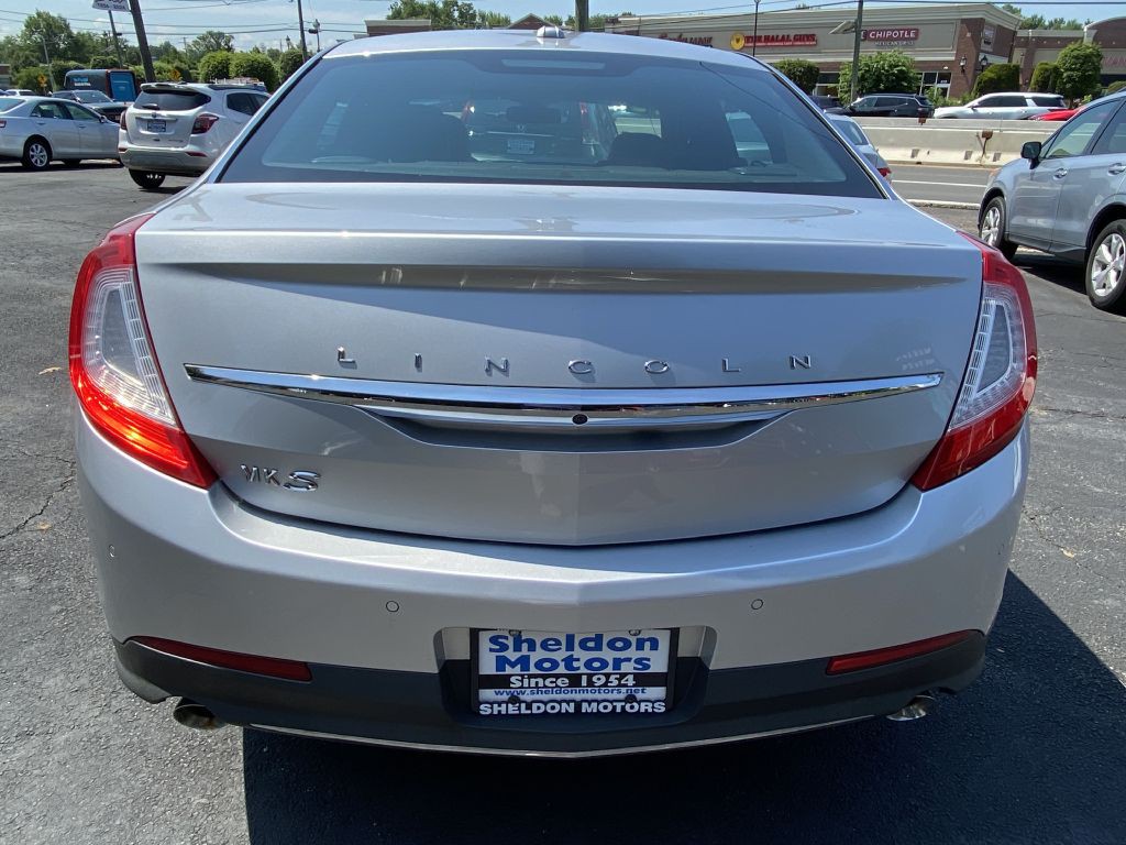 2015 Lincoln MKS Image 4