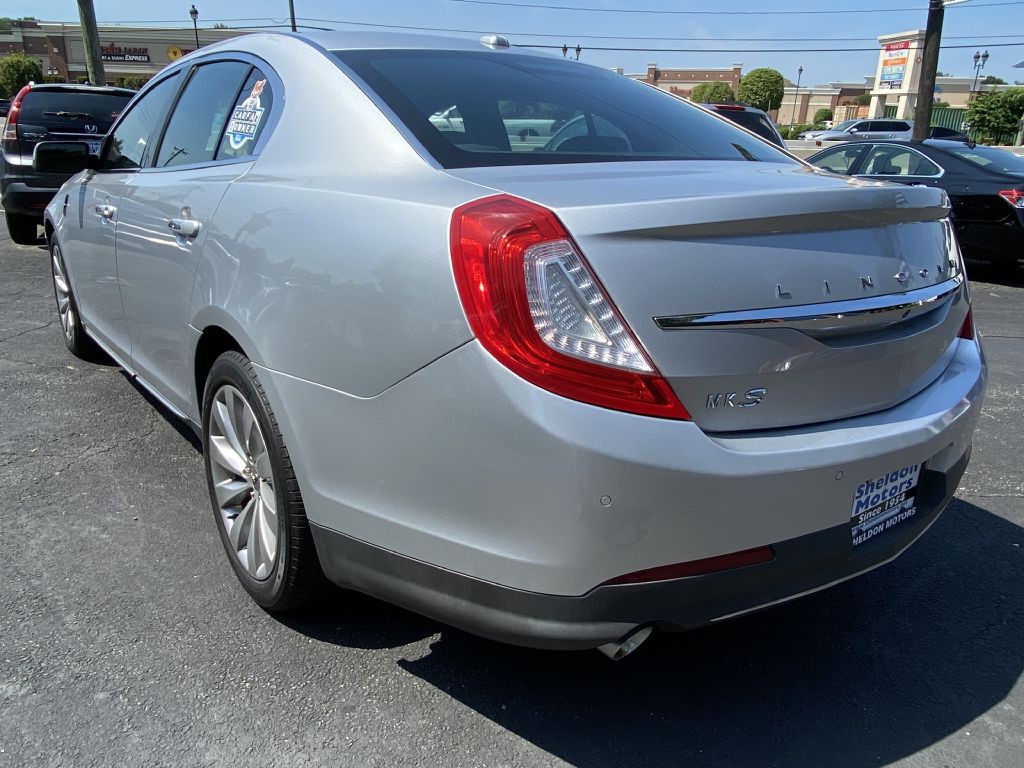 2015 Lincoln MKS Image 6