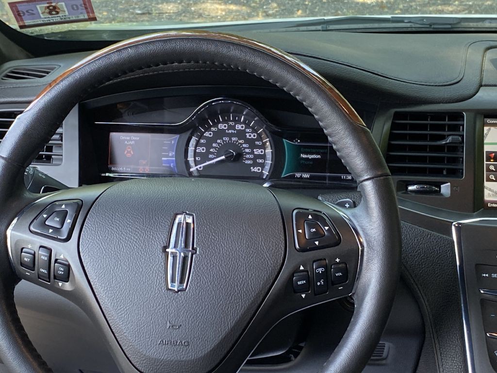 2015 Lincoln MKS Image 14
