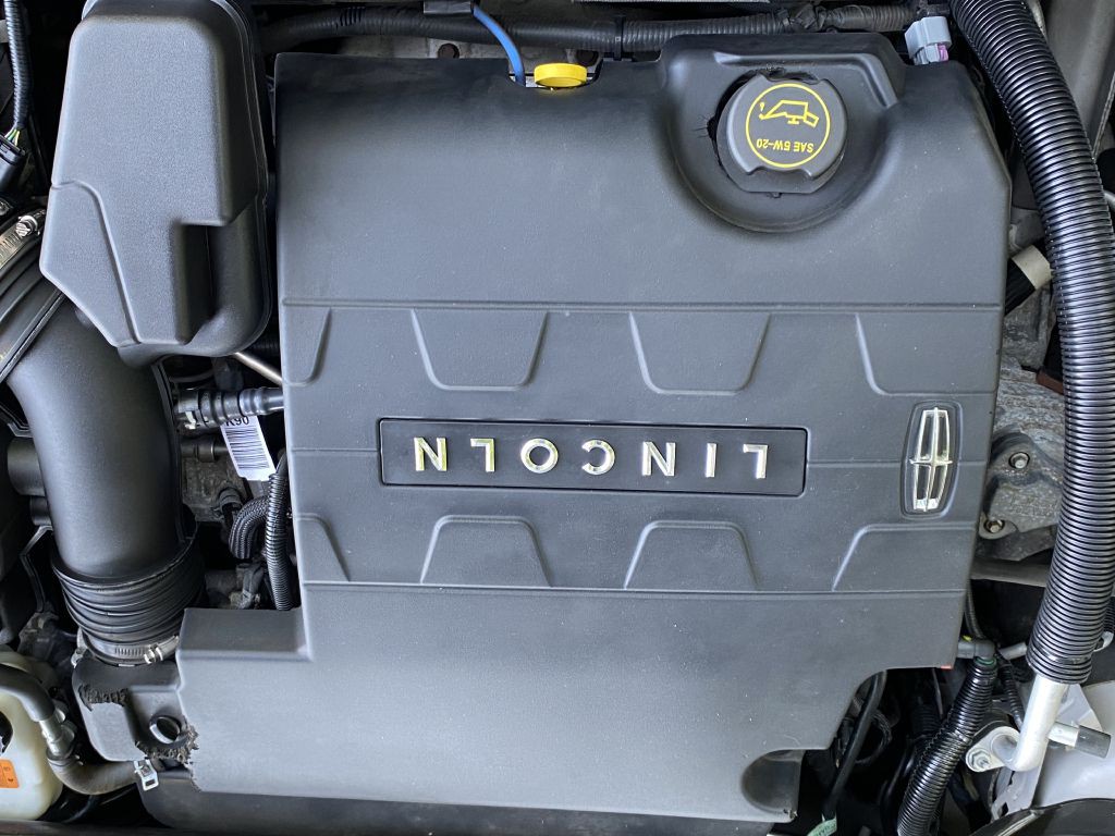2015 Lincoln MKS Image 20