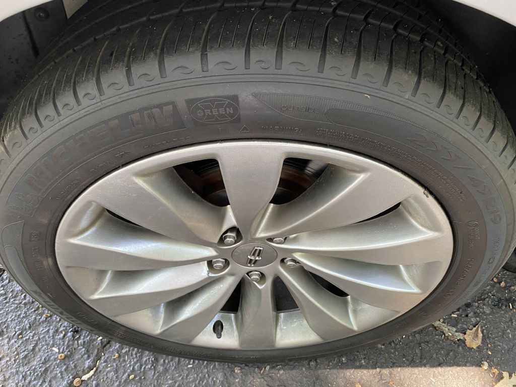 2015 Lincoln MKS Image 21