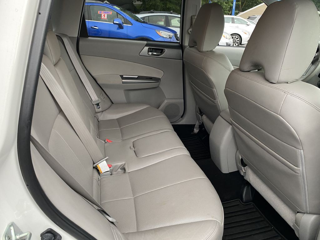 2012 Subaru Forester Image 11