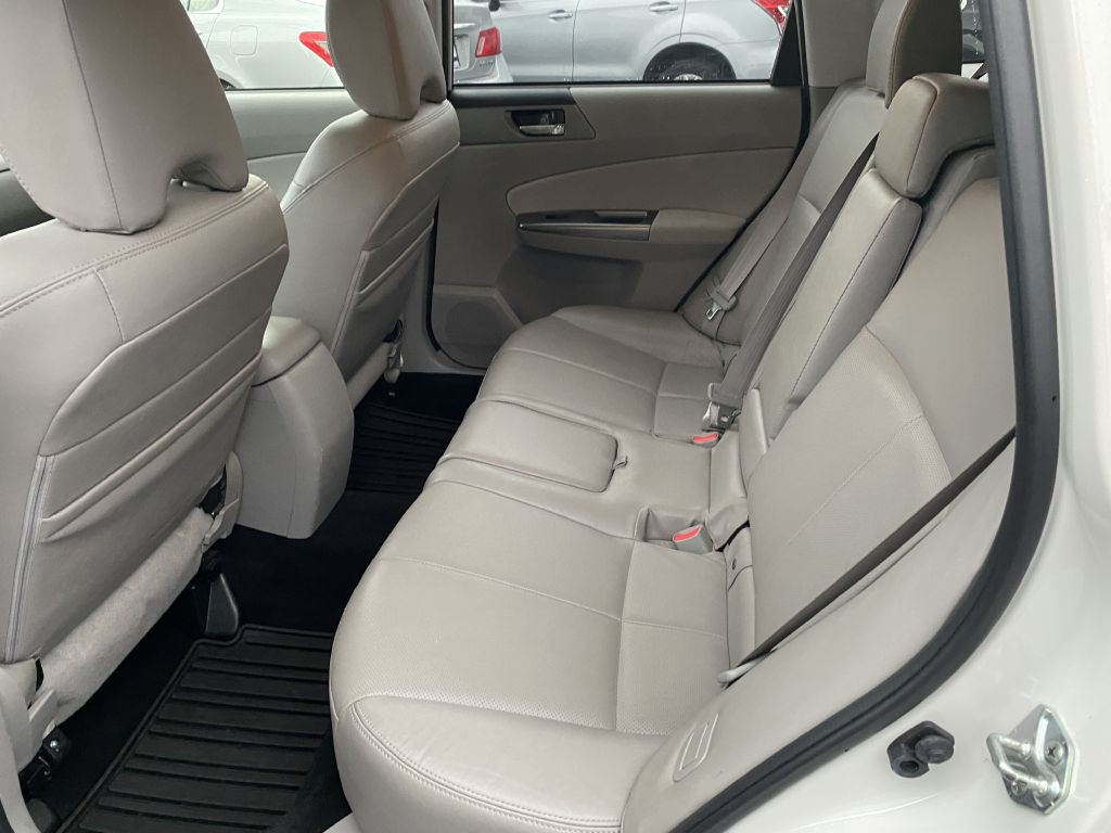2012 Subaru Forester Image 12