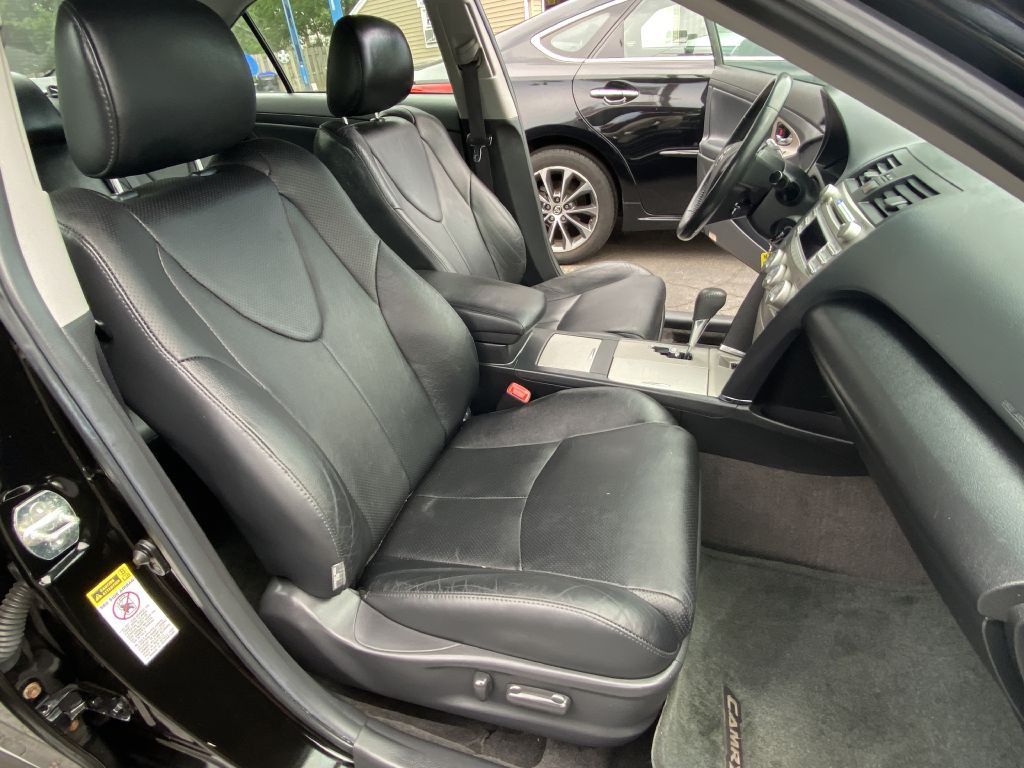2010 Toyota Camry Image 12