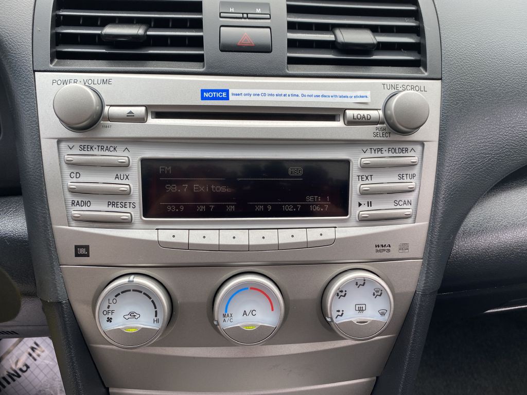 2010 Toyota Camry Image 18