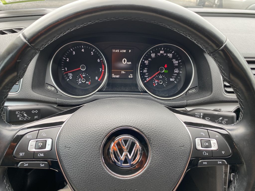 2017 Volkswagen Passat Image 16