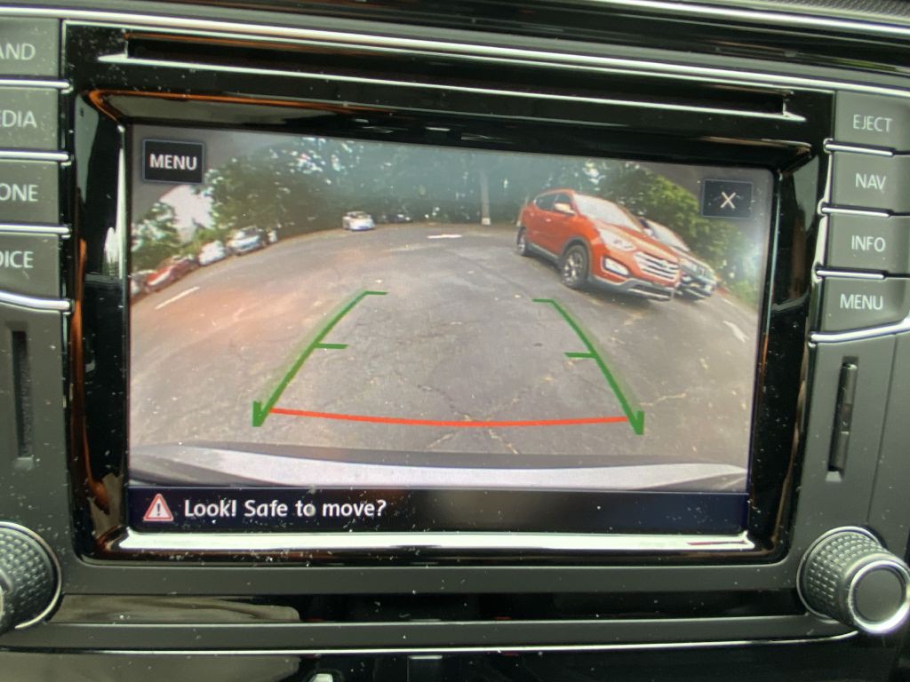2017 Volkswagen Passat Image 21