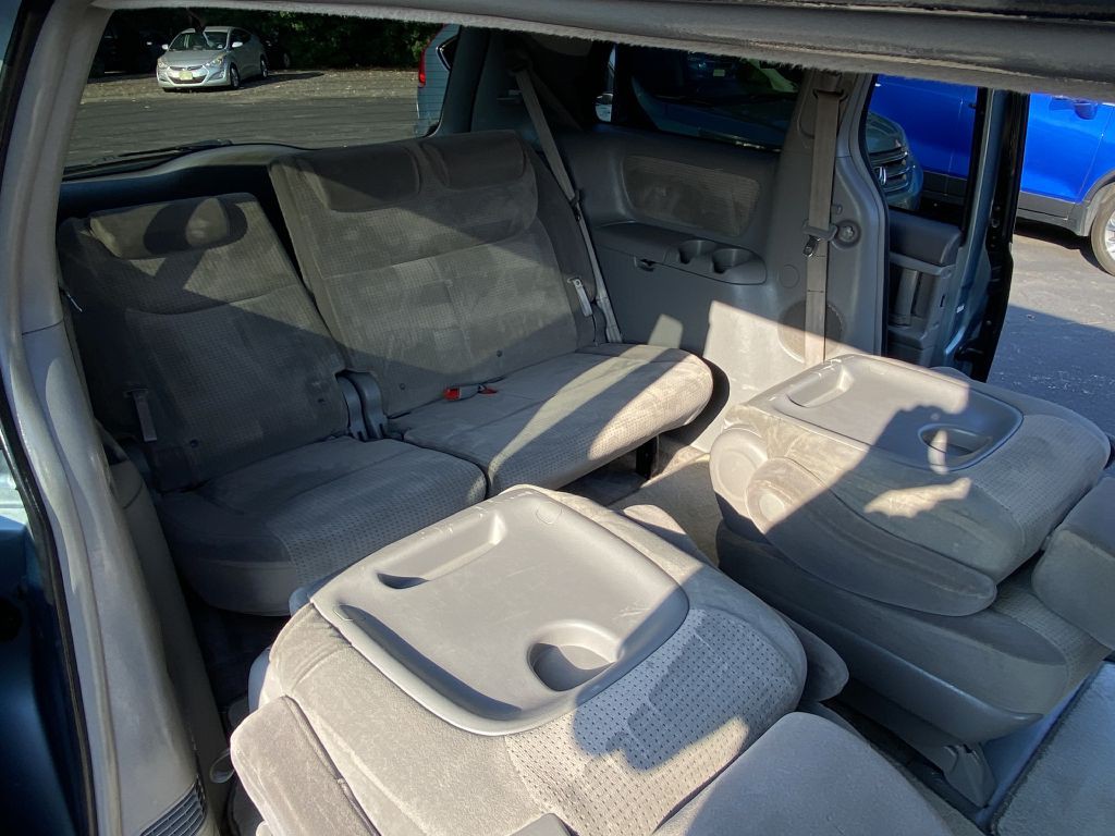 2009 Toyota Sienna Image 14