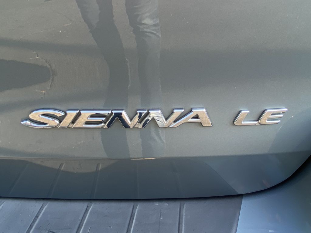 2009 Toyota Sienna Image 22