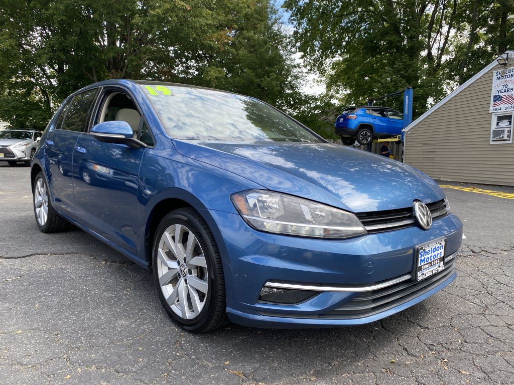 2019 Volkswagen Golf Image 2