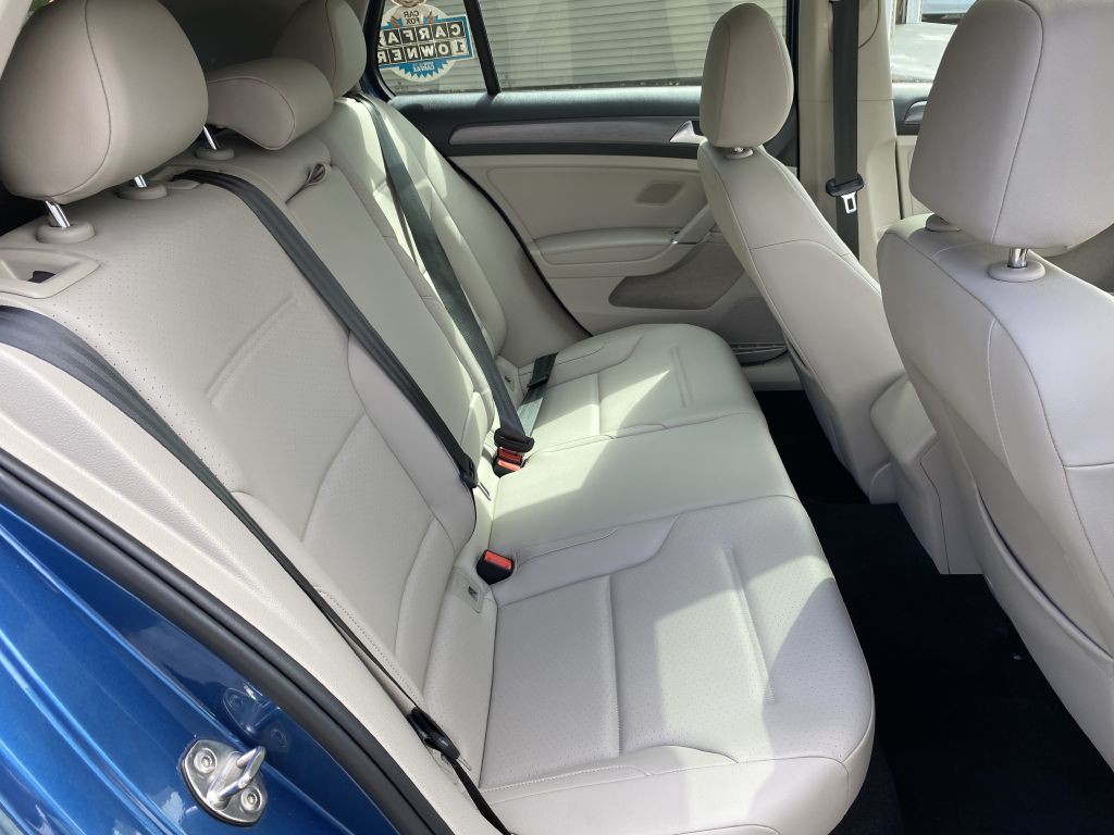 2019 Volkswagen Golf Image 11