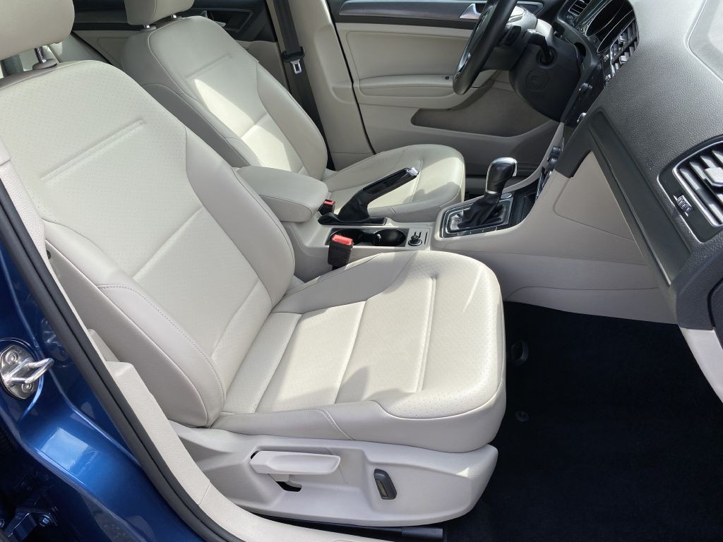 2019 Volkswagen Golf Image 12