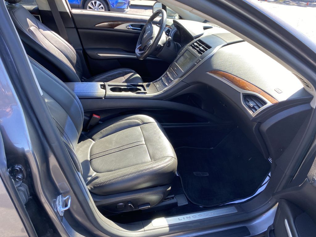 2014 Lincoln MKZ Image 10