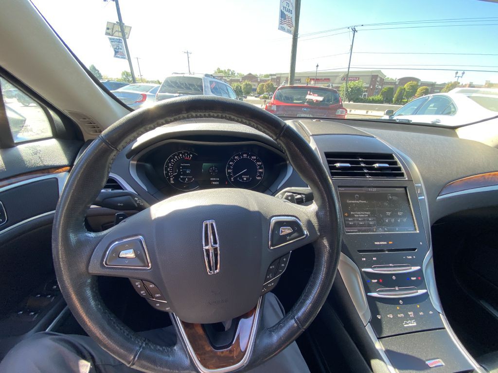 2014 Lincoln MKZ Image 16