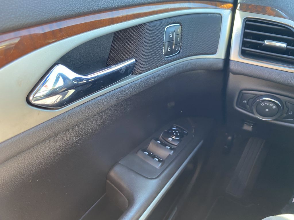 2014 Lincoln MKZ Image 21