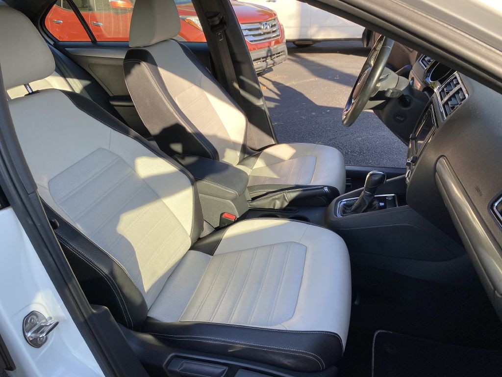 2016 Volkswagen Jetta Image 12