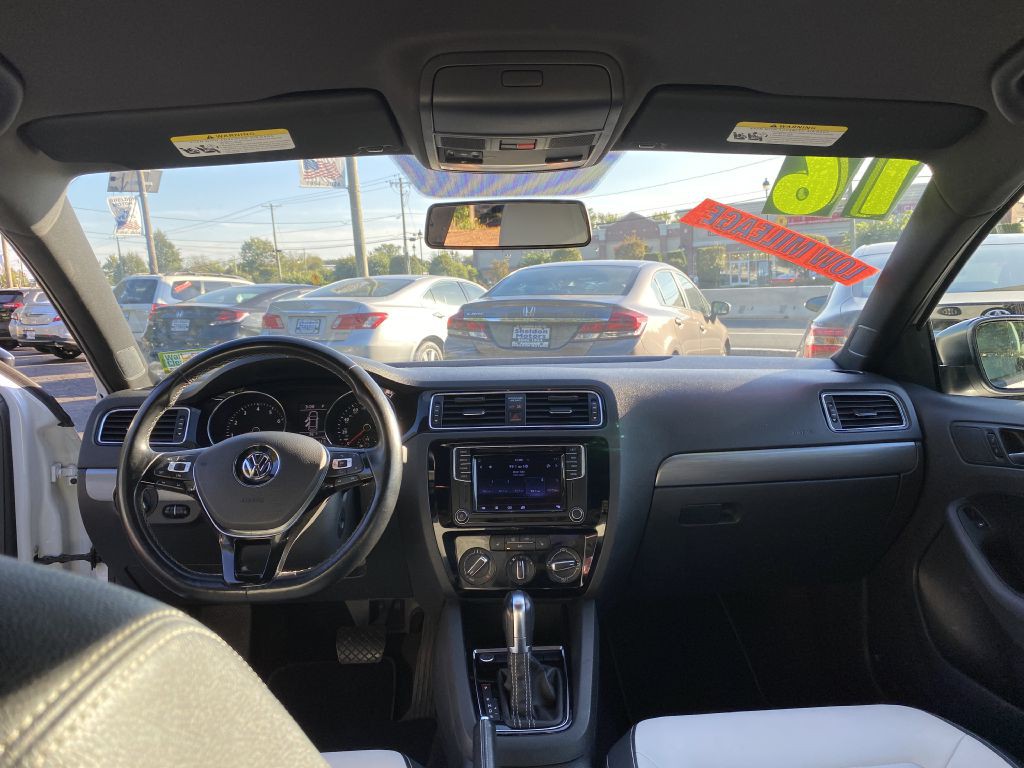 2016 Volkswagen Jetta Image 13