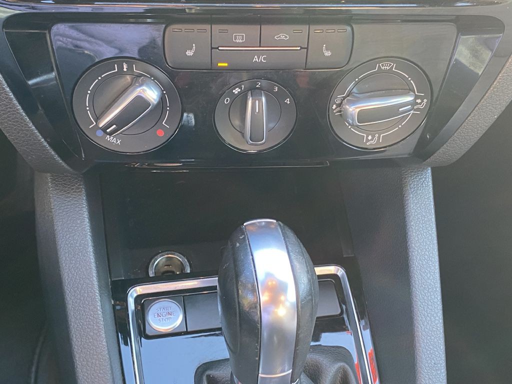 2016 Volkswagen Jetta Image 17