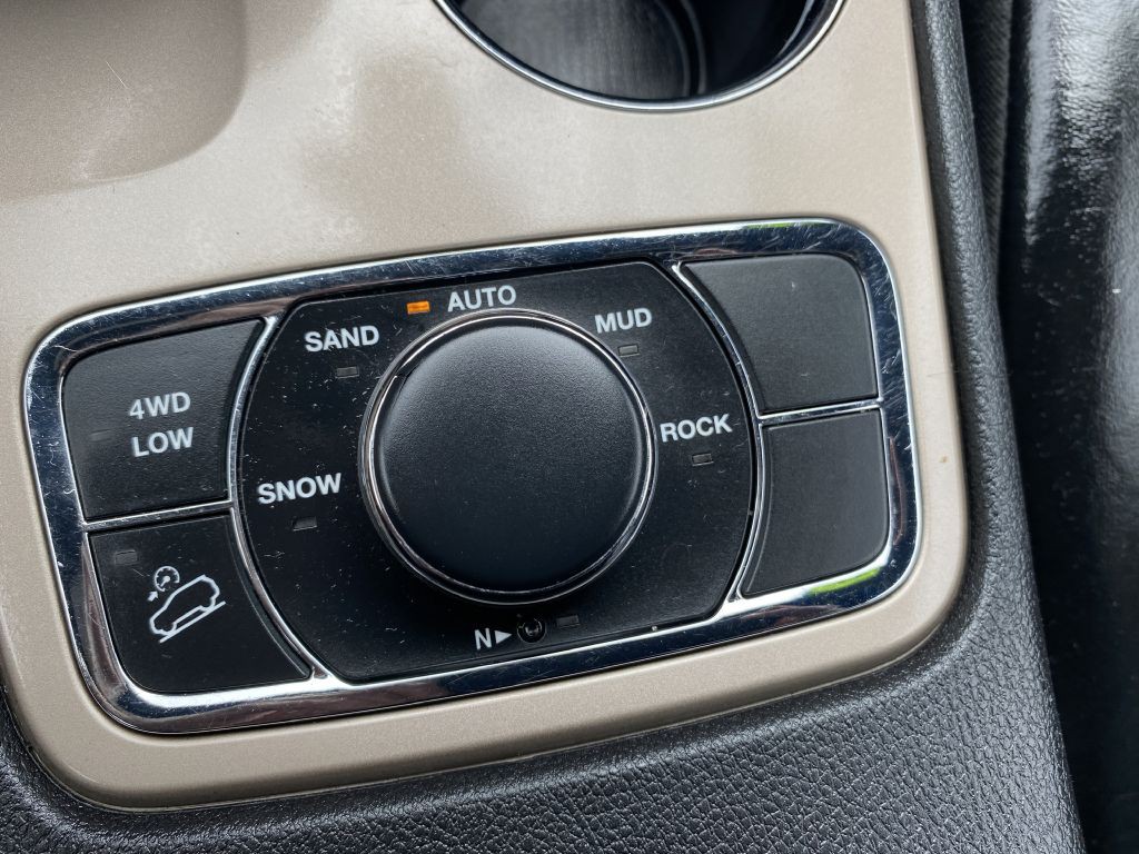 2015 Jeep Grand Cherokee Image 19