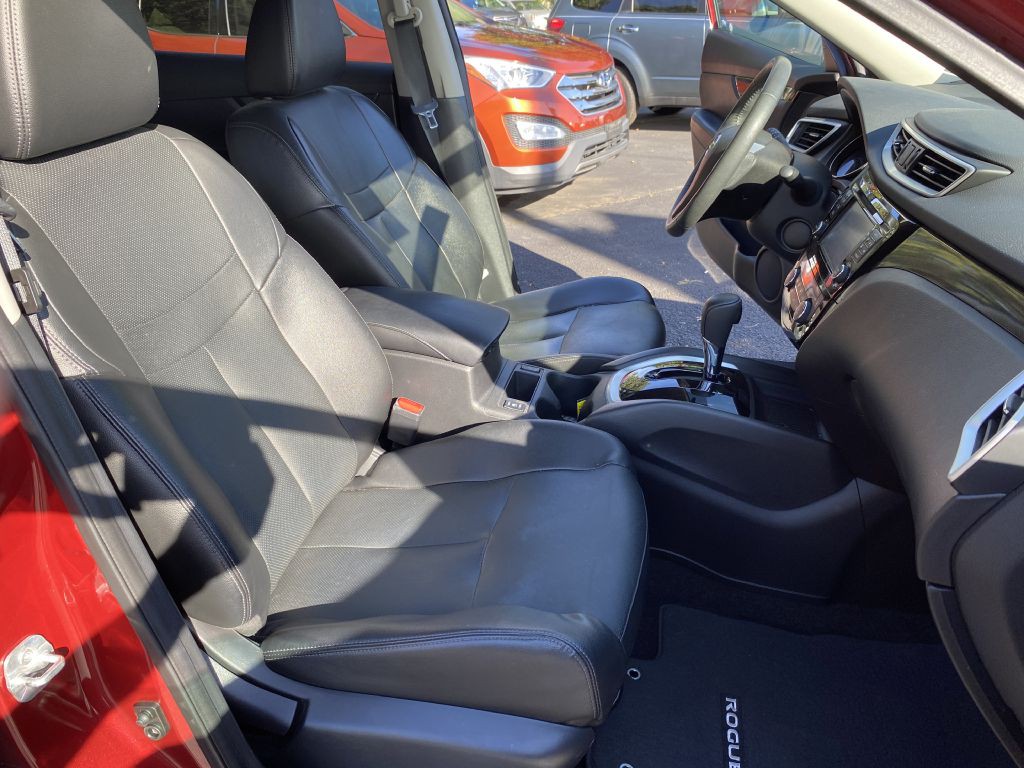 2016 Nissan Rogue Image 12