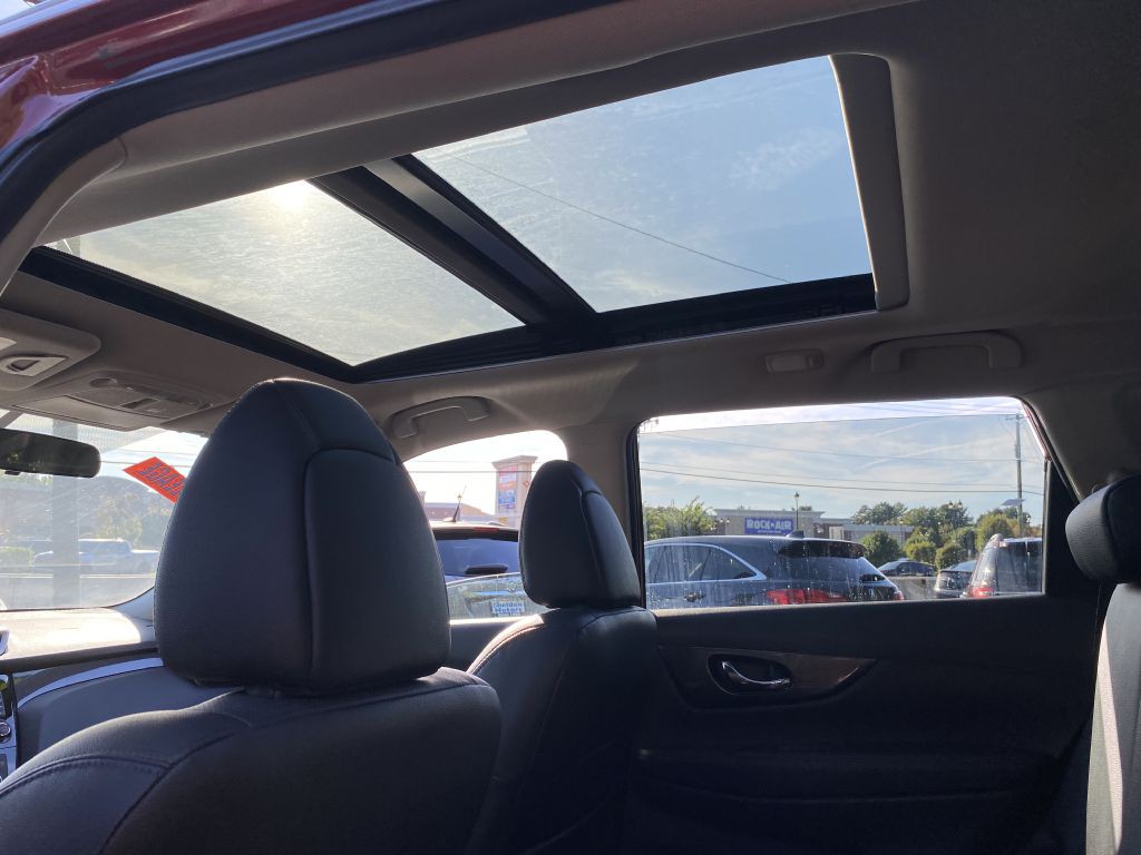 2016 Nissan Rogue Image 14