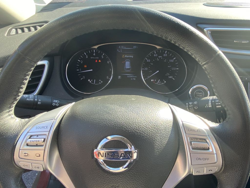 2016 Nissan Rogue Image 18