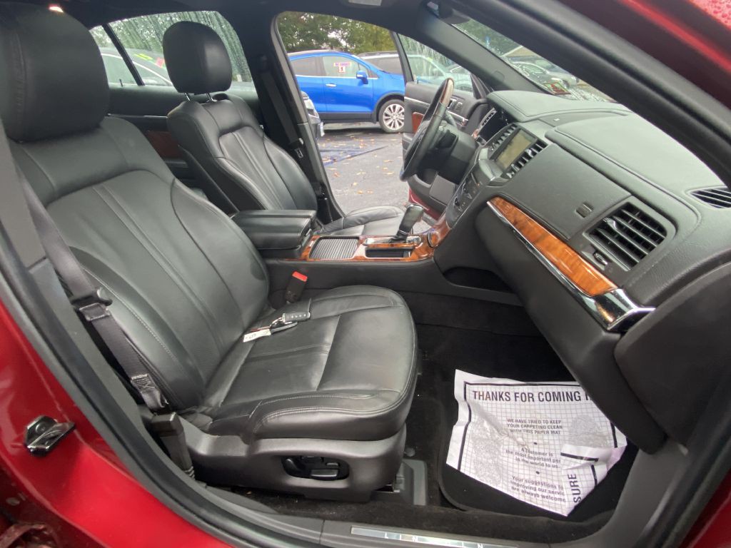 2013 Lincoln MKS Image 10