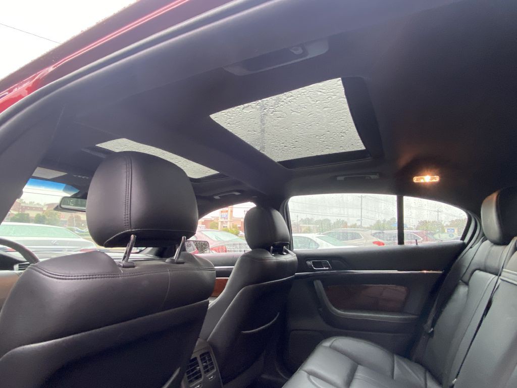 2013 Lincoln MKS Image 12