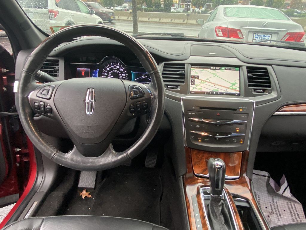 2013 Lincoln MKS Image 17