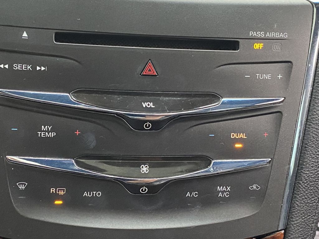 2013 Lincoln MKS Image 22