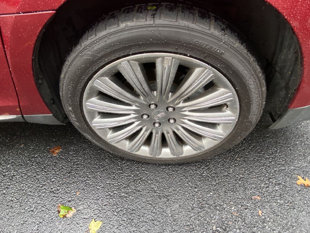 2013 Lincoln MKS Image 26