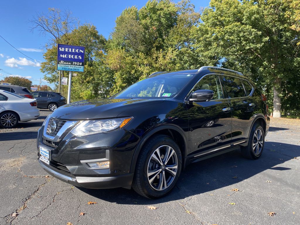 2018 Nissan Rogue Image 1