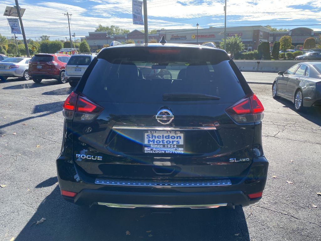 2018 Nissan Rogue Image 4