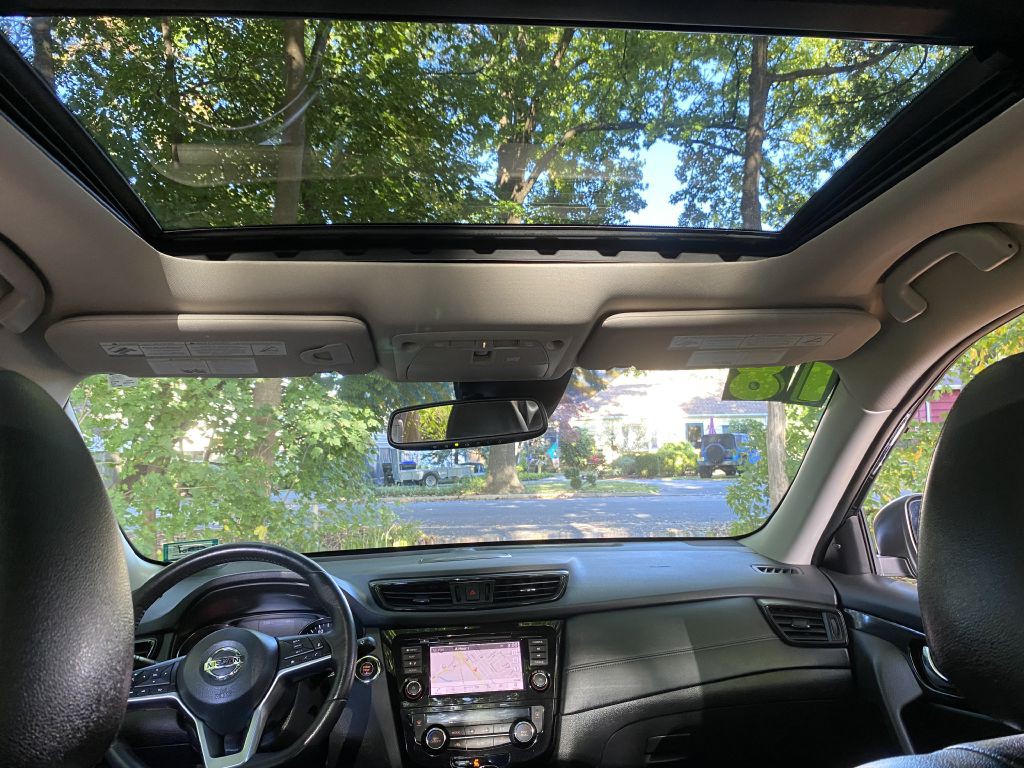 2018 Nissan Rogue Image 11