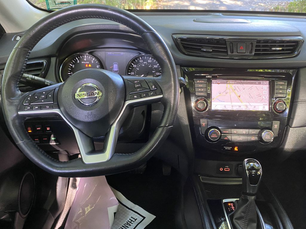 2018 Nissan Rogue Image 12