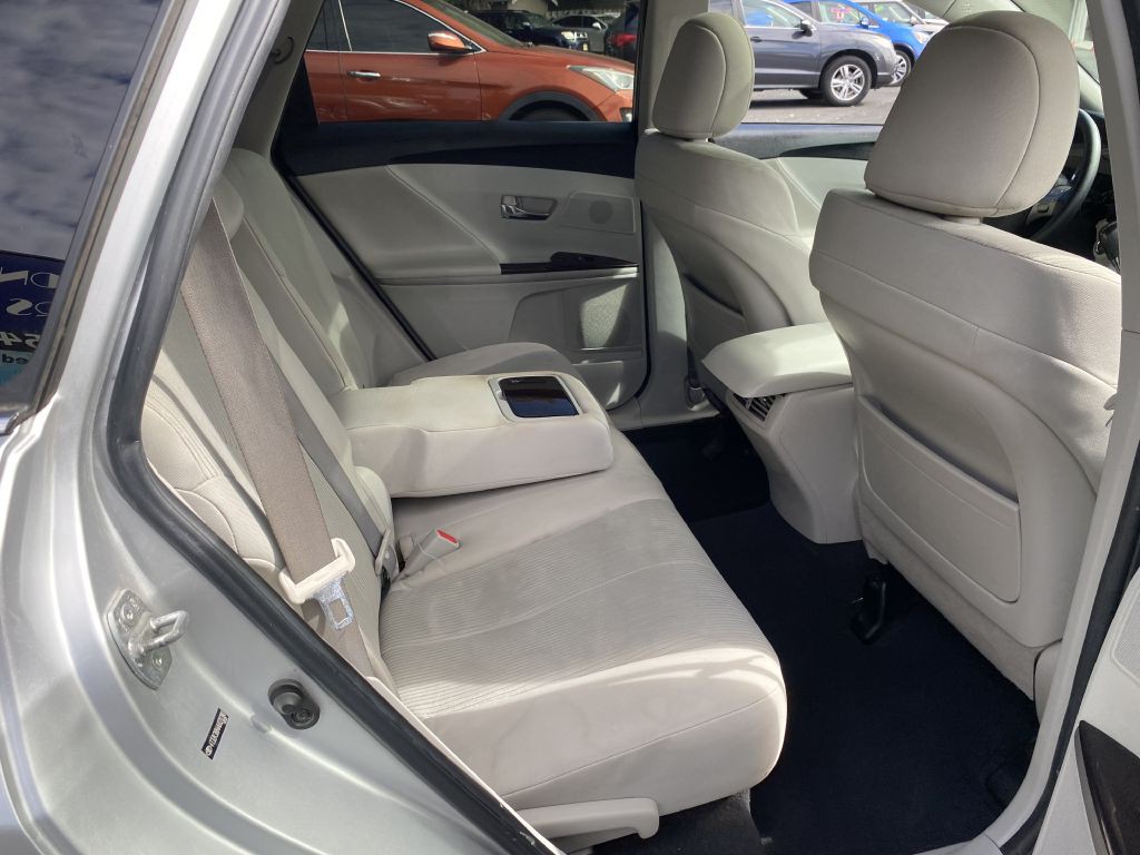 2010 Toyota Venza Image 11
