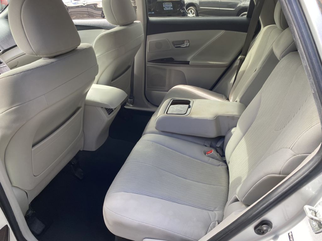 2010 Toyota Venza Image 12