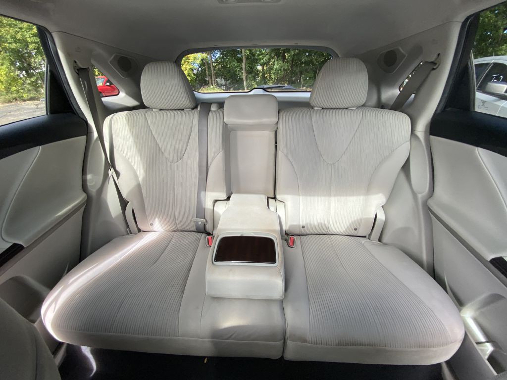 2010 Toyota Venza Image 18