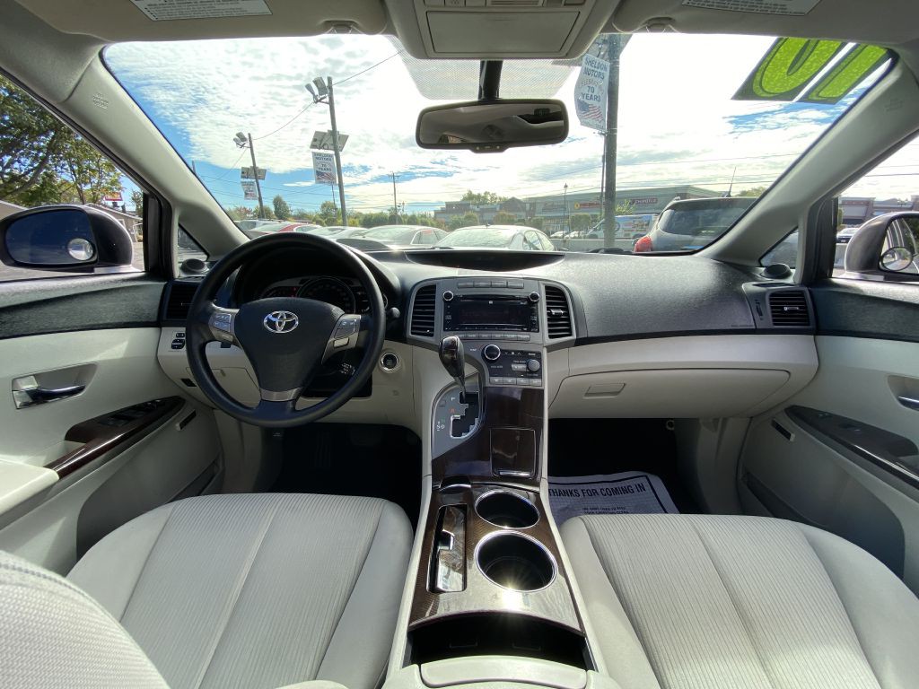 2010 Toyota Venza Image 21