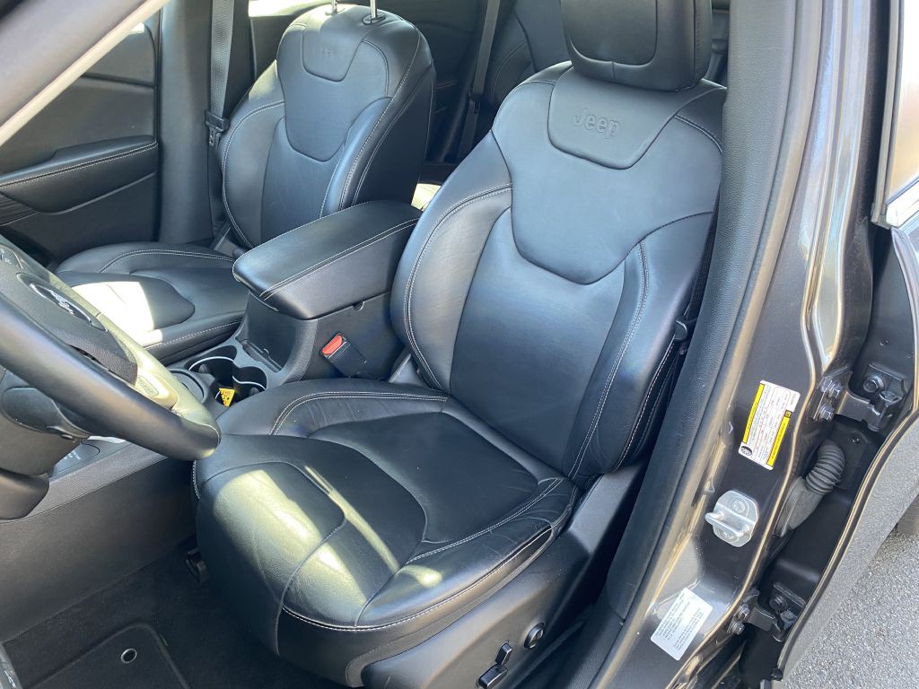 2015 Jeep Cherokee Image 9