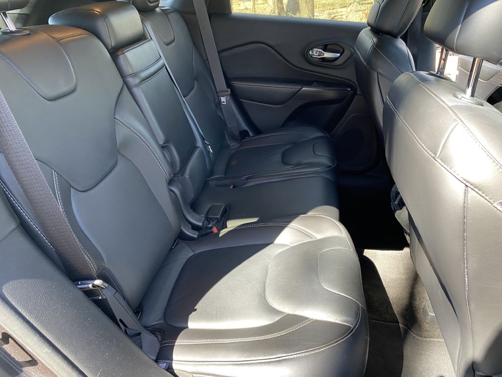 2015 Jeep Cherokee Image 12